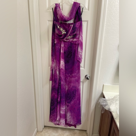 TONY BOWLS PROM style dress - Picture 2 of 5